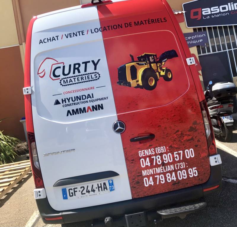 Pub sur camion d'entreprise à Décines près de LYON