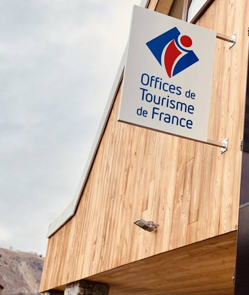 Enseigne sur façade à Lyon